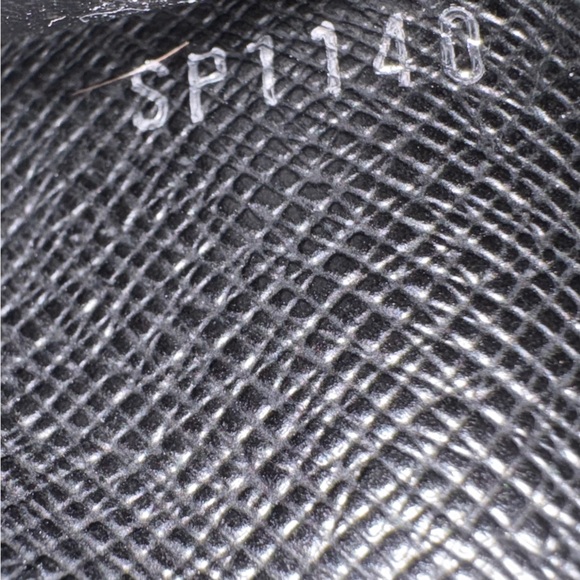 LOUIS VUITTON - NIB UNISEX Brazza Black Epi Leather Long Wallet - Picture 9 of 9